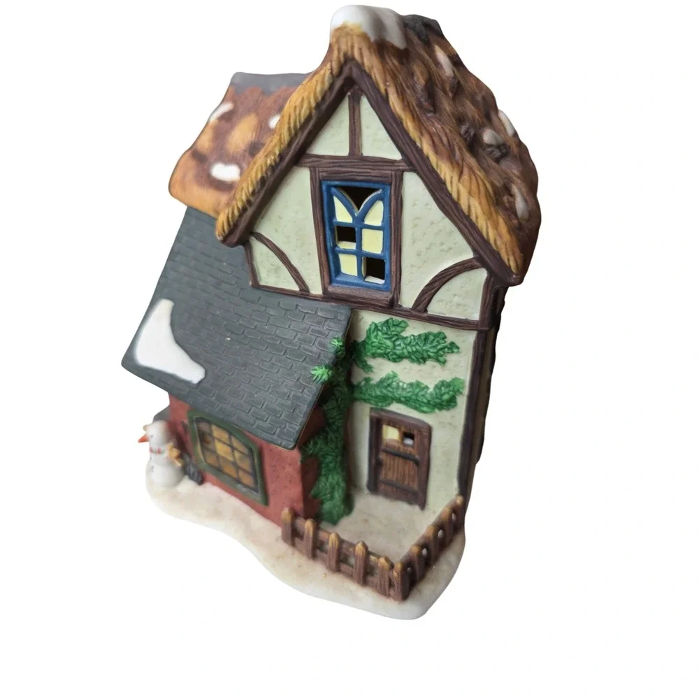 Holiday Time Village Collectibles Janes Quilt Shop Lighted‎ Christmas House G2